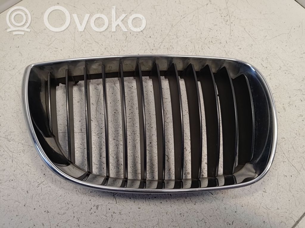 BMW 1 E81 E87 Front bumper upper radiator grill 