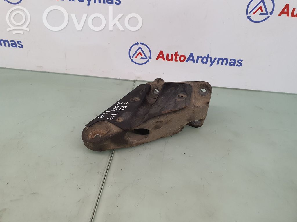 BMW X3 E83 Engine mounting bracket 