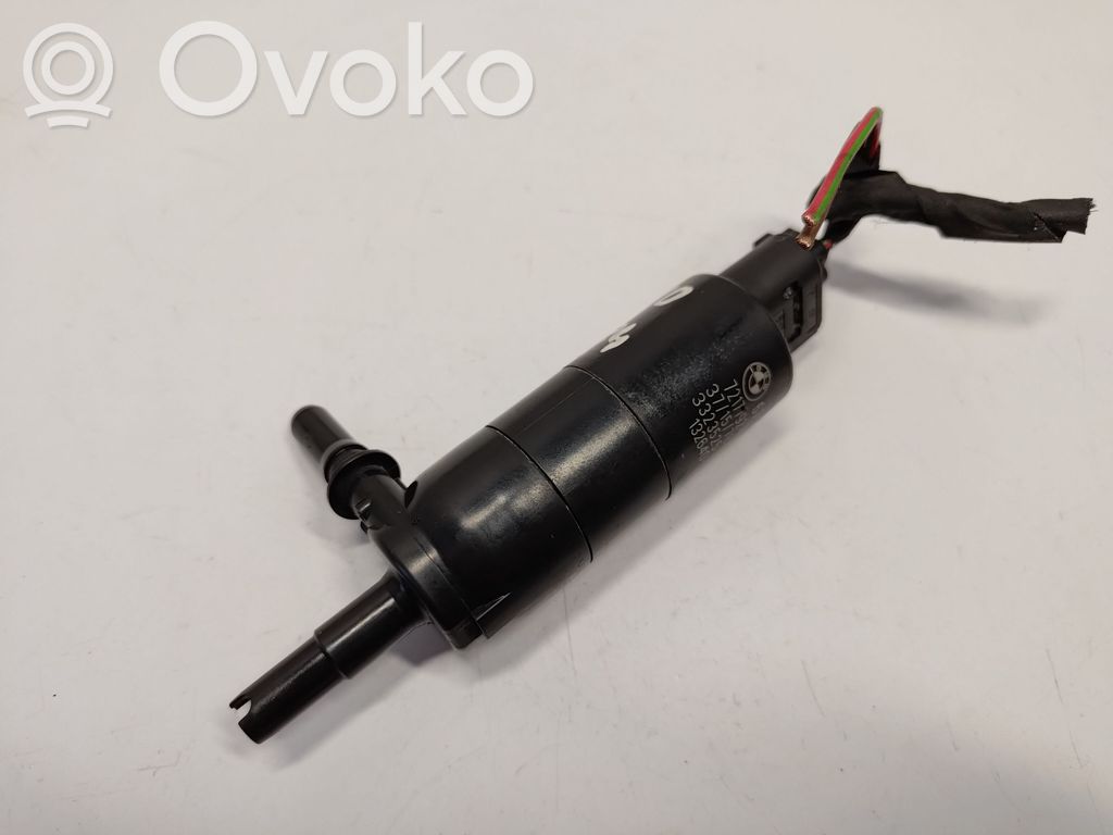 BMW 5 F10 F11 Headlight washer pump 
