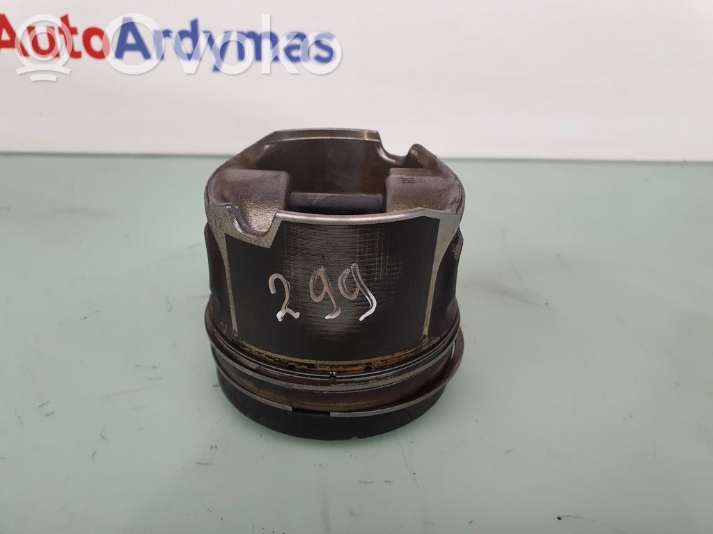 BMW X5 E70 Piston 