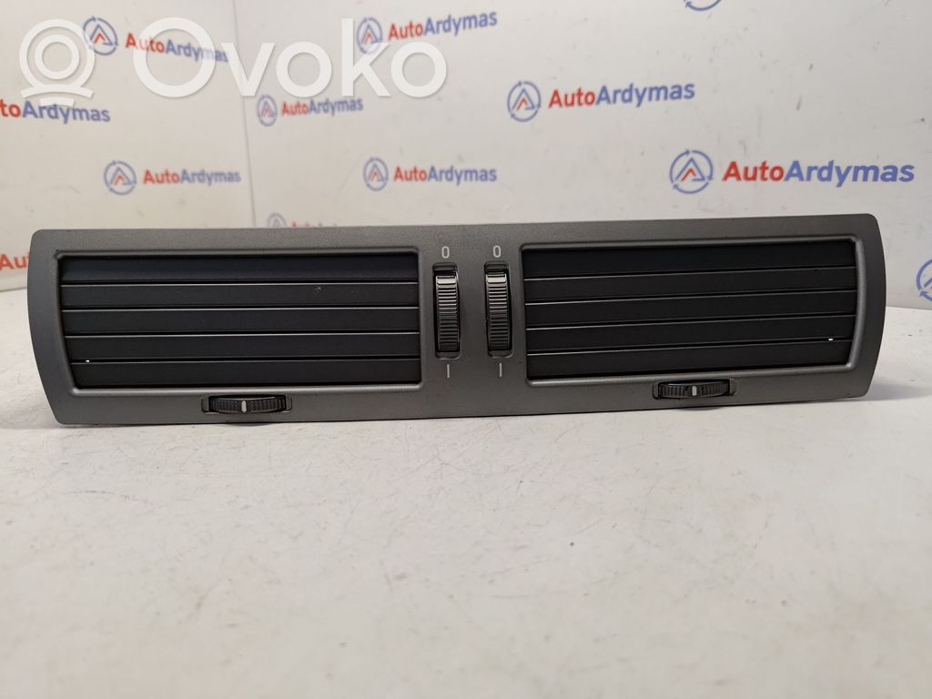 BMW 7 E65 E66 Centrinės oro grotelės 