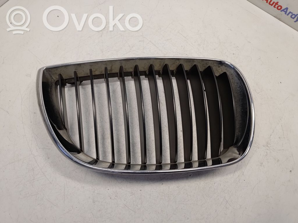 BMW 1 E81 E87 Front bumper upper radiator grill 