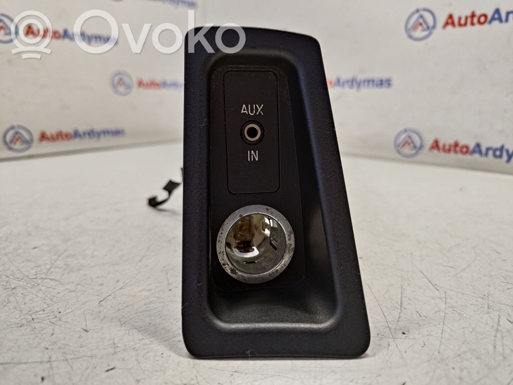BMW 1 E82 E88 AUX in-socket connector 