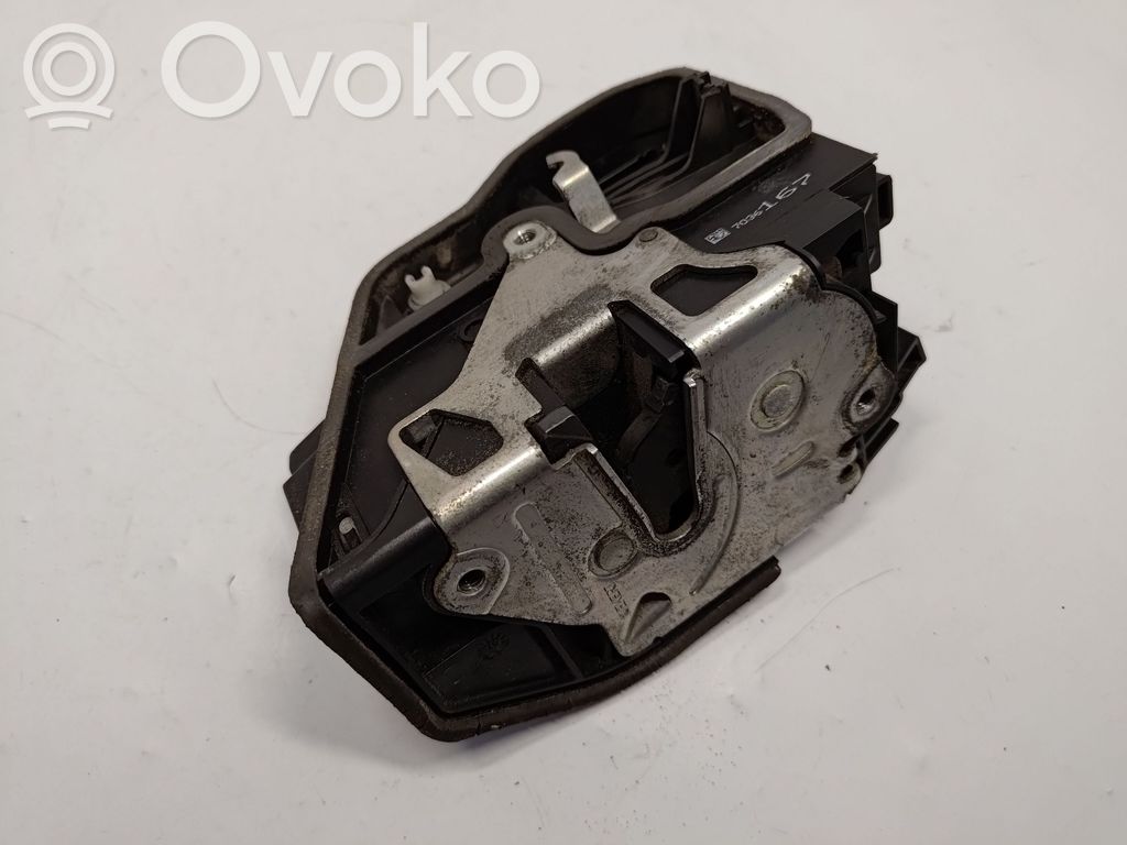 BMW 7 E65 E66 Priekinė durų spyna 