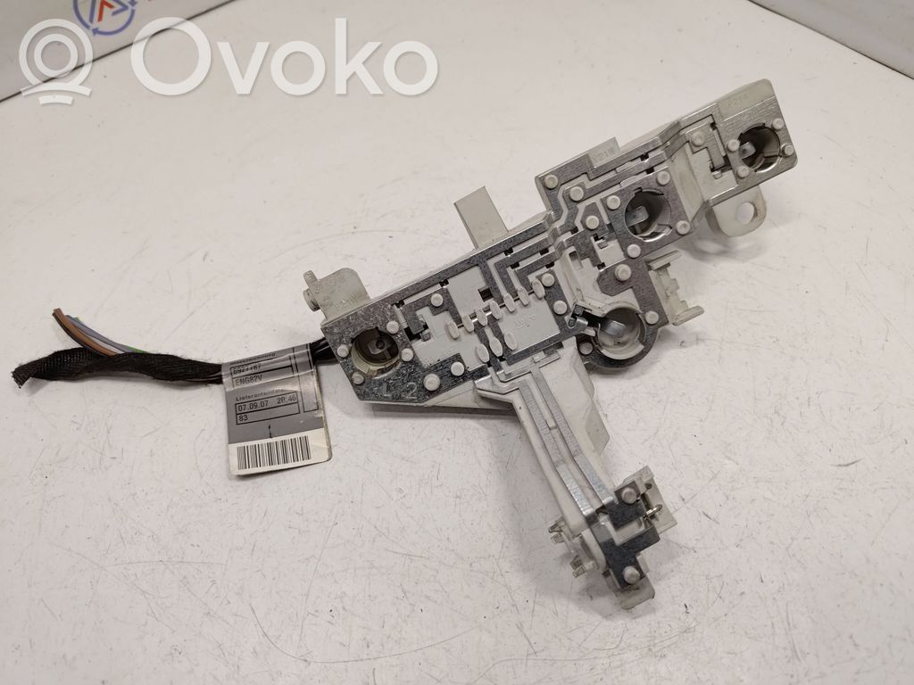 BMW 1 E81 E87 Aizmugures spuldzes vāka turētājs 