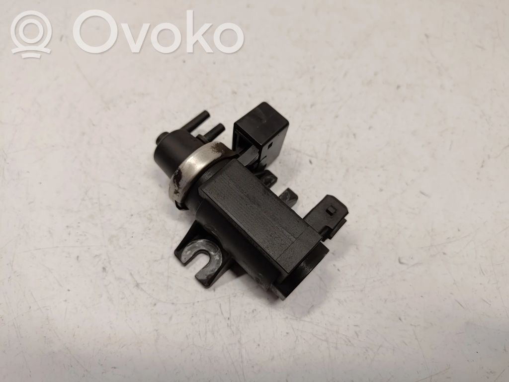 BMW 5 E39 Valve vacuum 