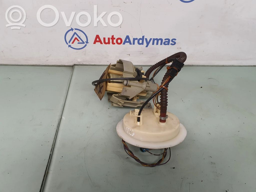 BMW 7 E65 E66 Polttoainesäiliön pumppu 