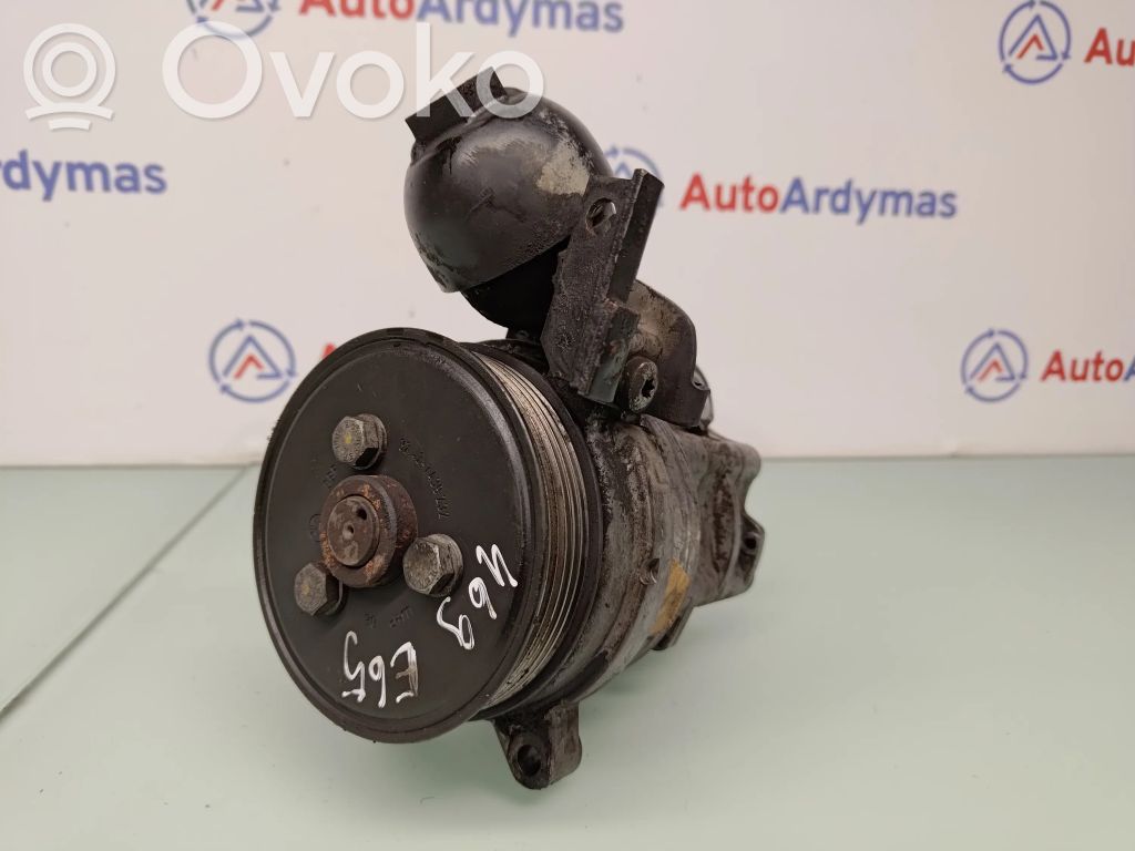 BMW 7 E65 E66 Vairo stiprintuvo siurblys 
