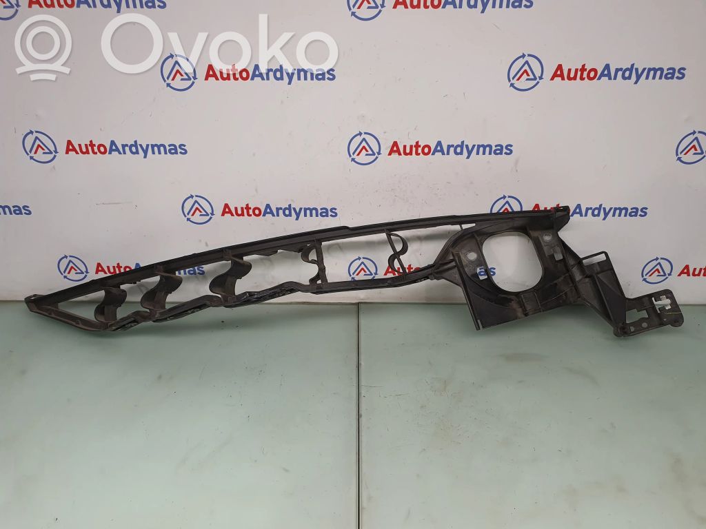 BMW X5 E70 Uchwyt / Mocowanie błotnika przedniego 