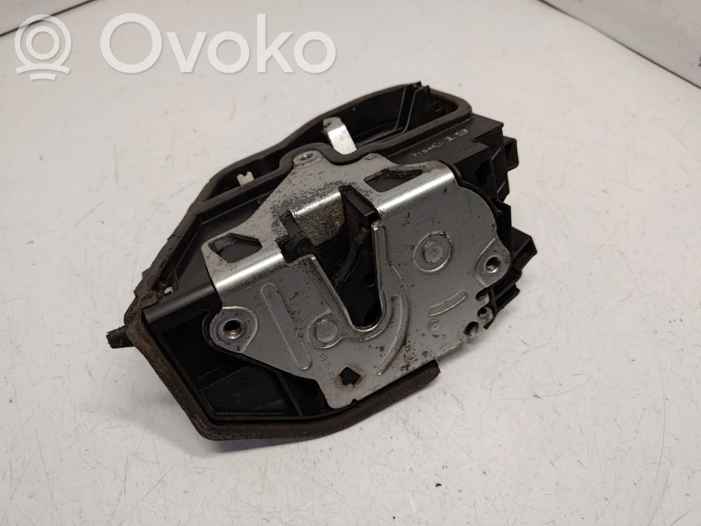 BMW 5 E60 E61 Priekinė durų spyna 
