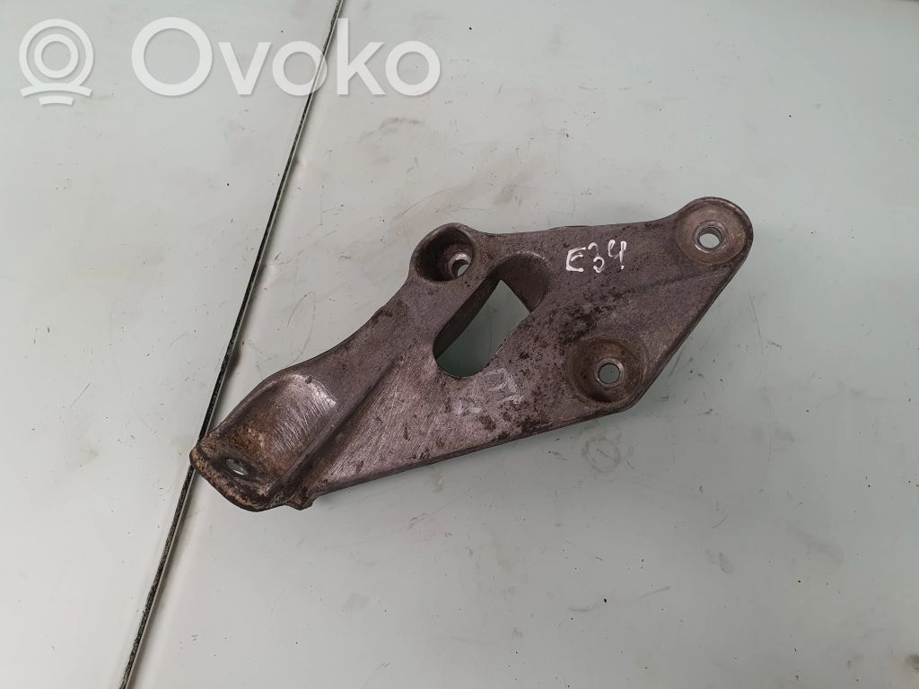 BMW 5 E34 Engine mounting bracket 