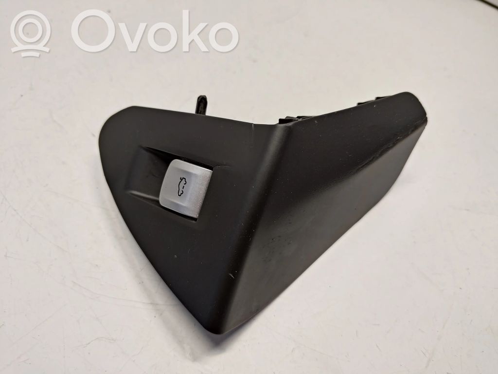 BMW 7 G11 G12 Tailgate opening switch 