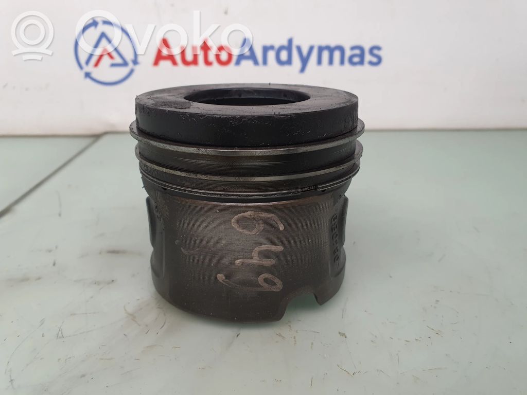 BMW 3 E90 E91 Piston 