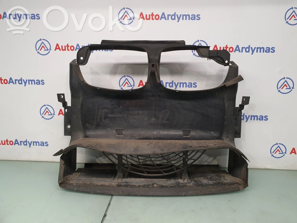 BMW 3 E46 Välijäähdyttimen ilmanohjauksen ilmakanava 