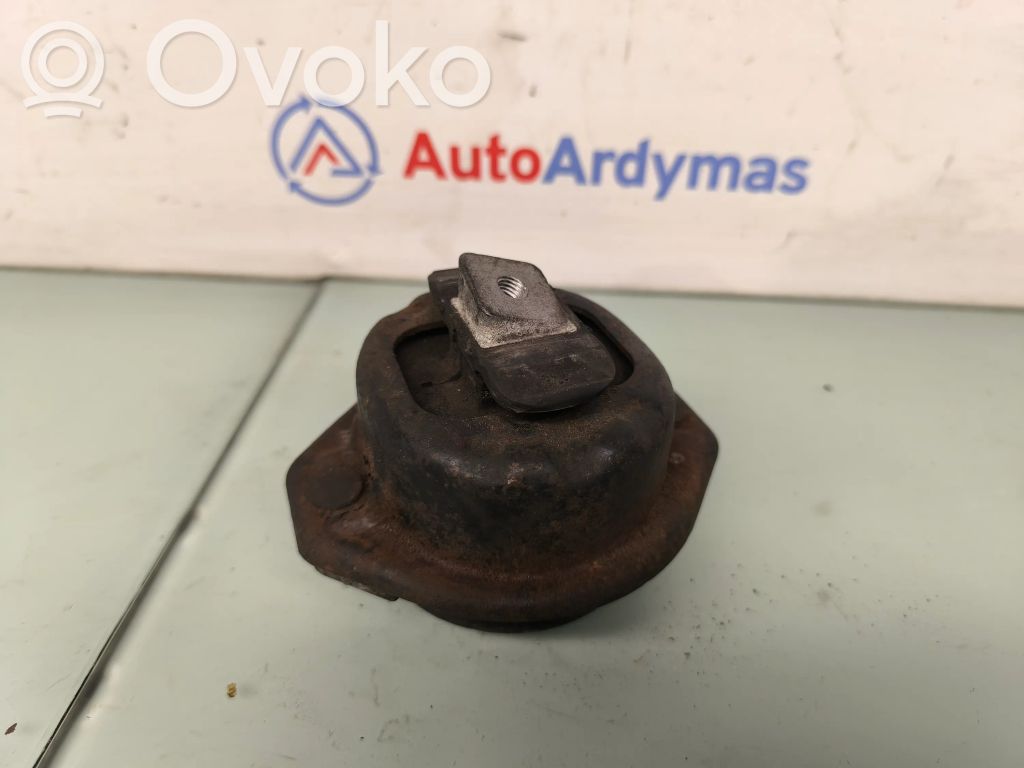 BMW 7 E65 E66 Engine mount bracket 