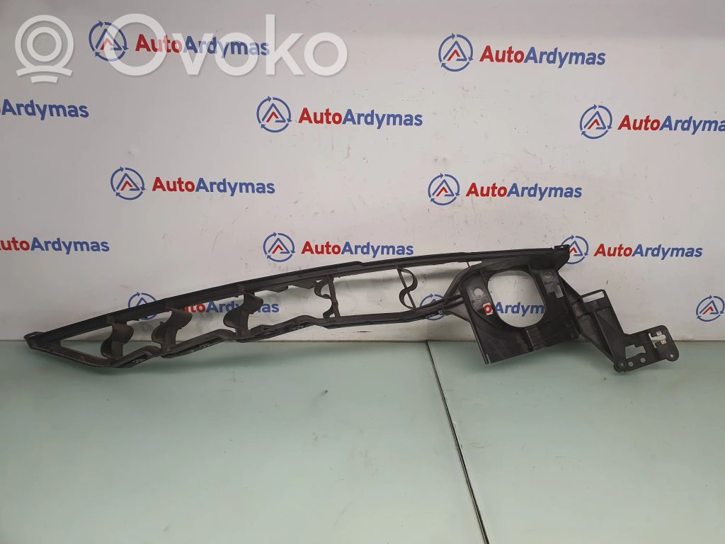 BMW X5 E70 Uchwyt / Mocowanie błotnika przedniego 