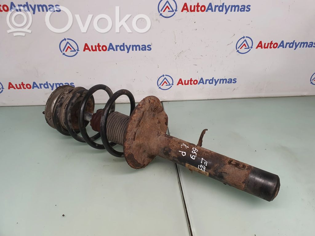 BMW X3 E83 Priekšpusē amortizators 