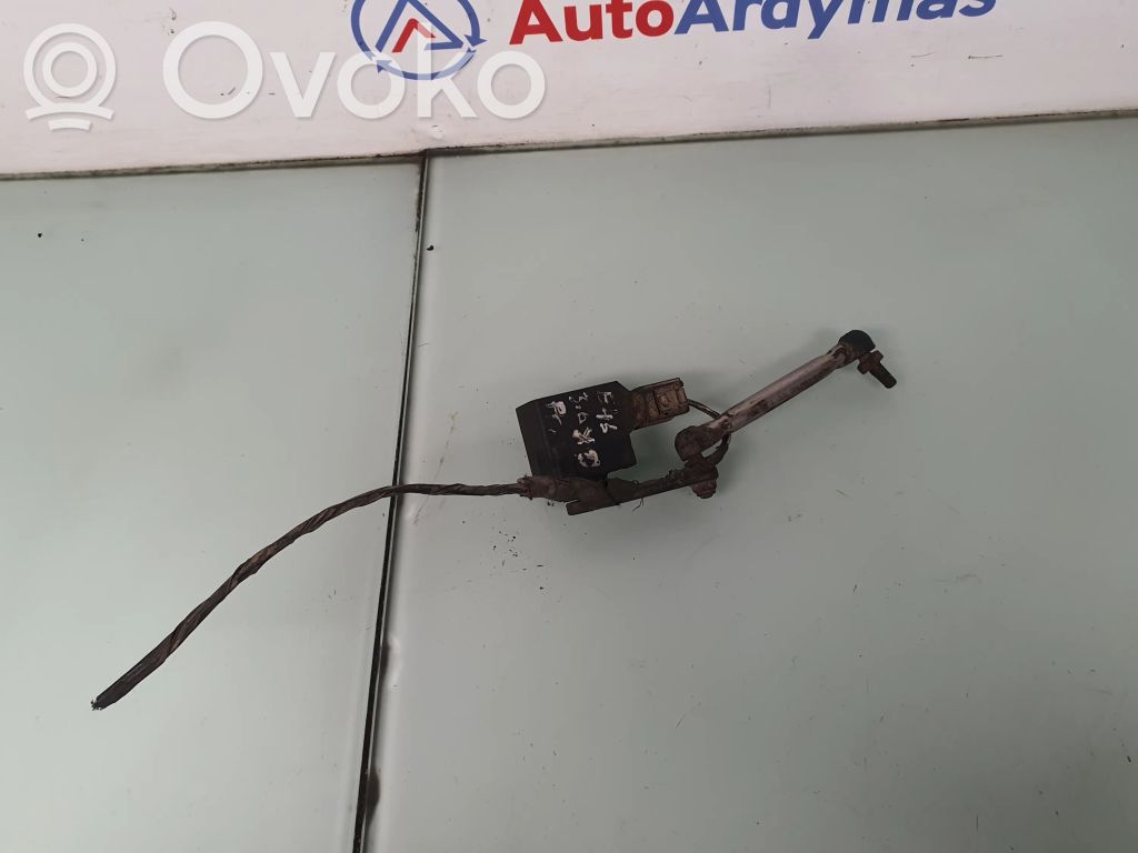 BMW 3 E46 Ajovalon korkeusanturi 