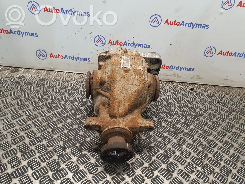 BMW 7 E65 E66 Aizmugurējais reduktors 