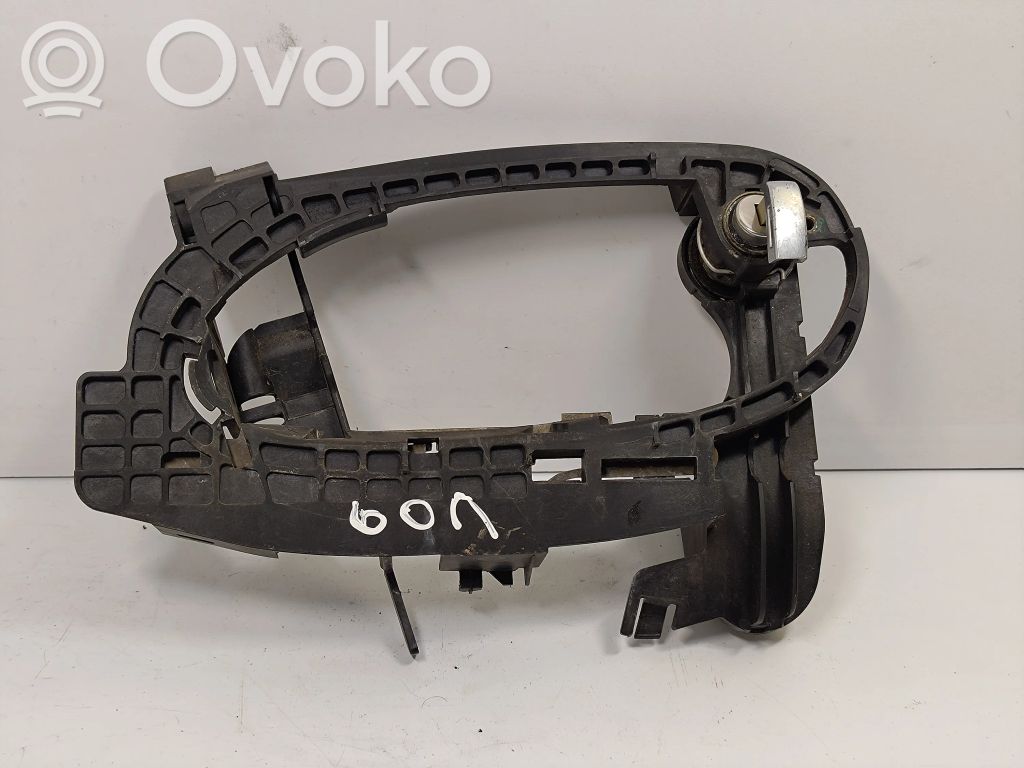 BMW 7 E65 E66 Etuoven ulkokahvan kehys 