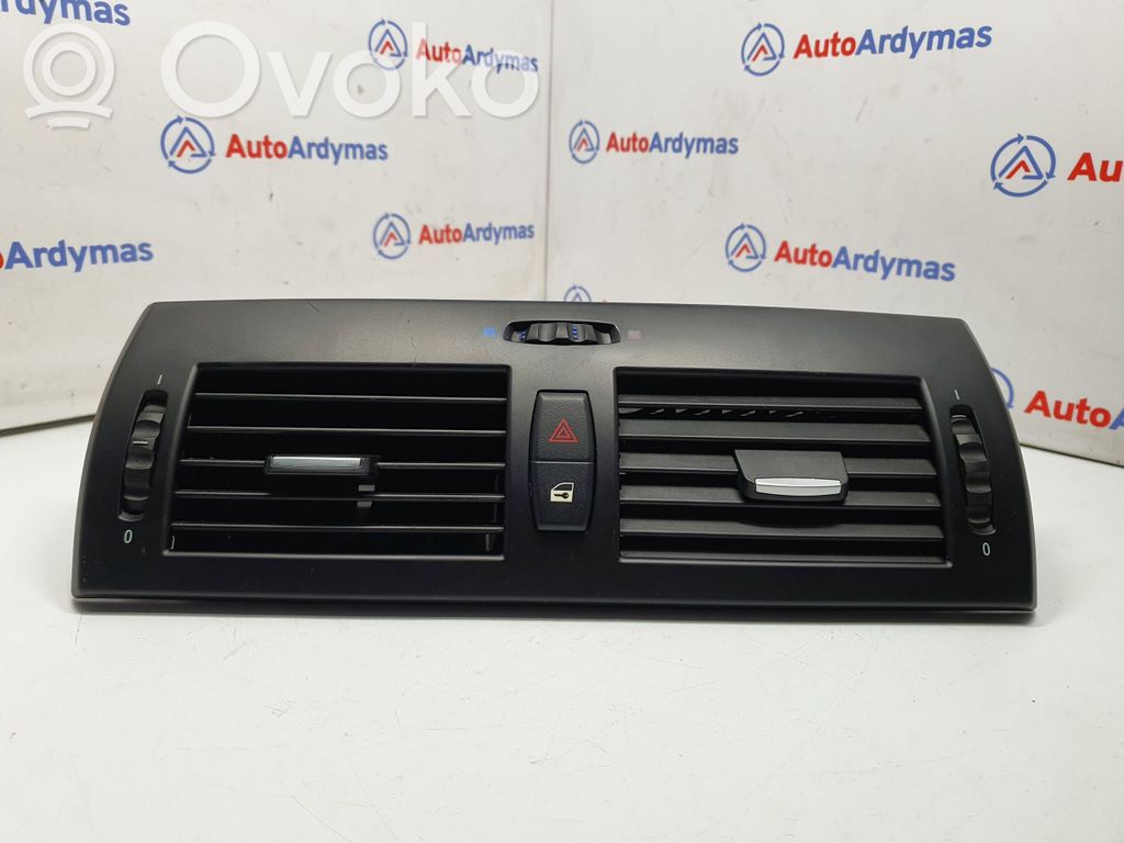 BMW X3 E83 Rejilla de ventilación central del panel 