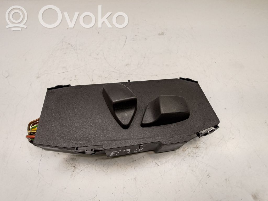 Seat control switch   6936984,61316936984,9265262