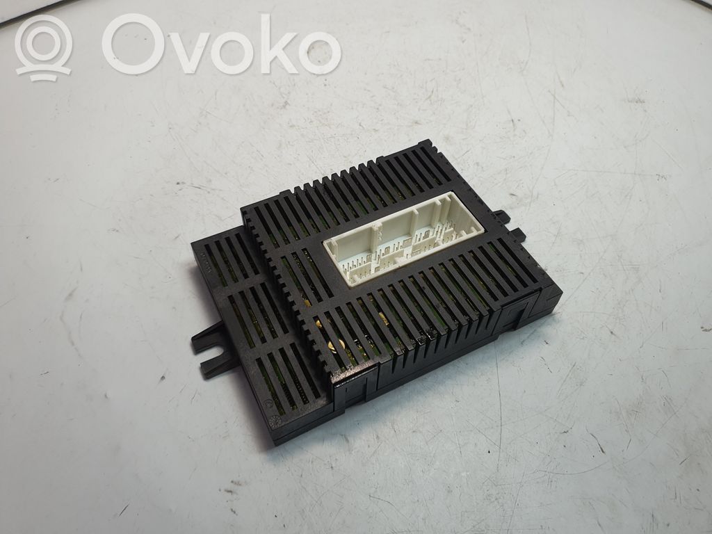 BMW 5 E60 E61 Valomoduuli LCM 