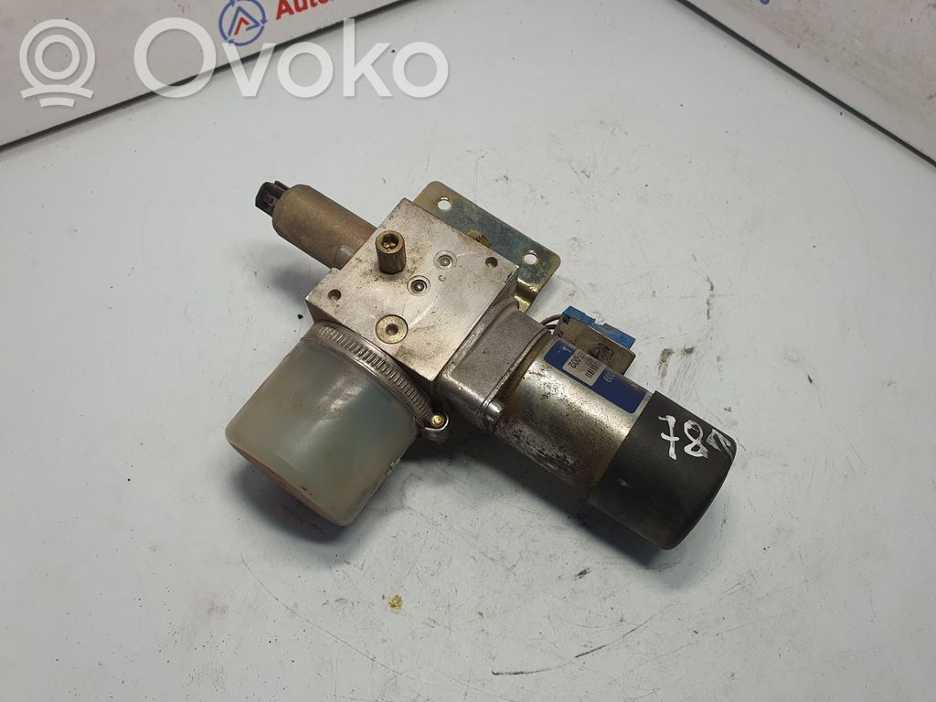 BMW 7 E65 E66 Tailgate hydraulic pump motor 