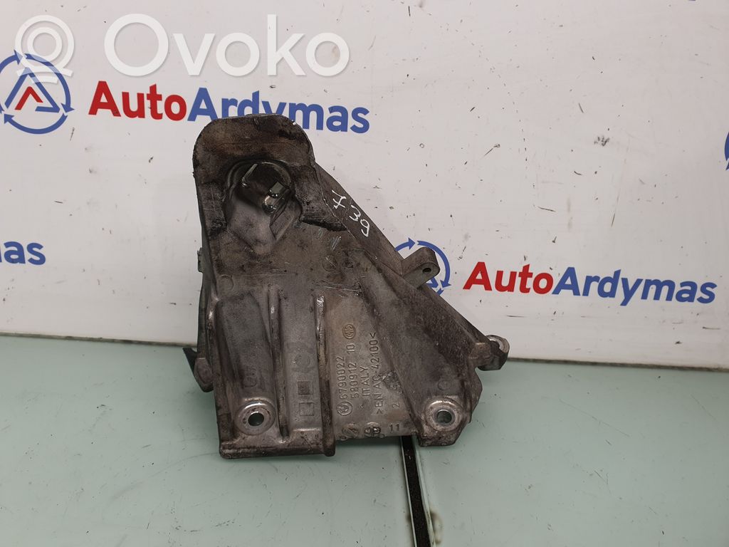 BMW X5 E70 Engine mounting bracket 