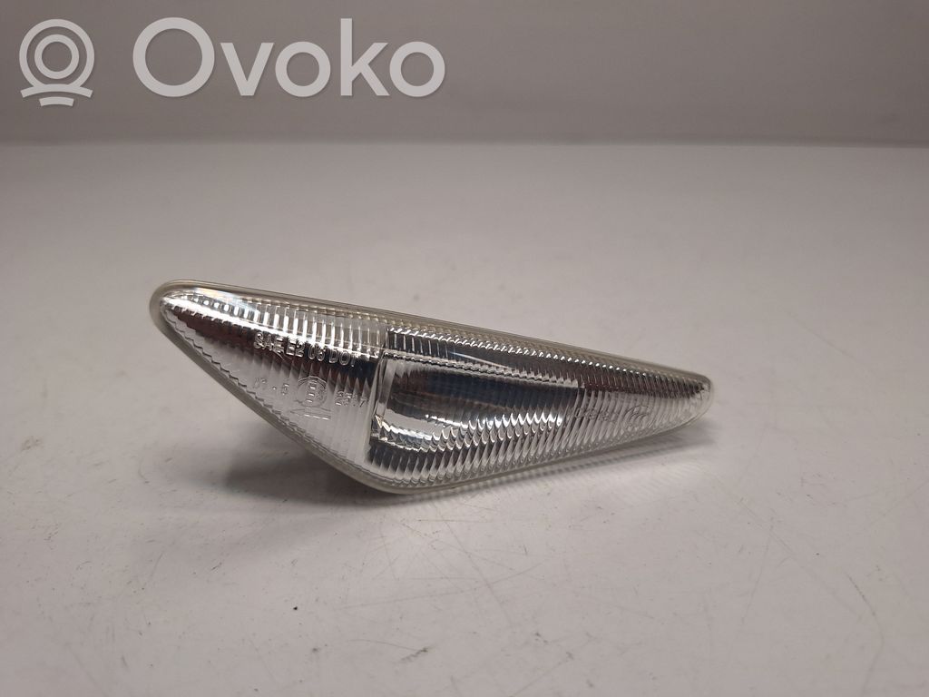 BMW X5 E70 Front fender indicator light 
