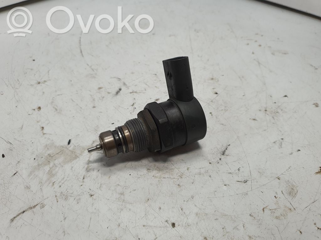 BMW 7 E65 E66 Regulator ciśnienia paliwa 