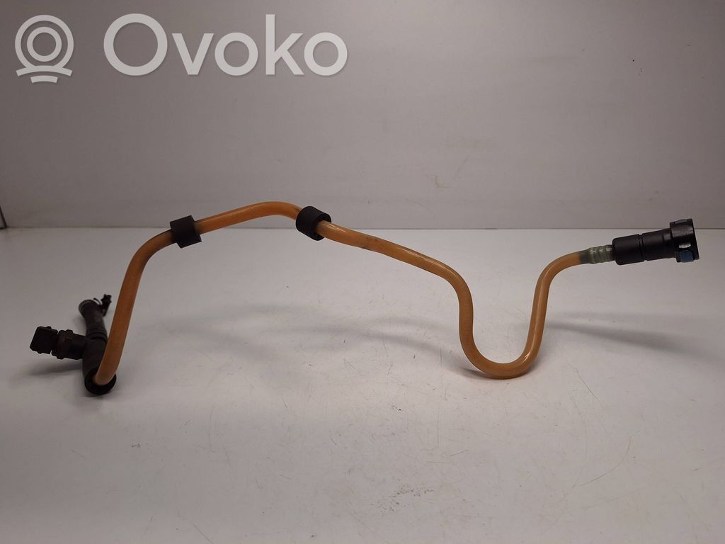 BMW 1 E81 E87 Polttoaineputken letku 