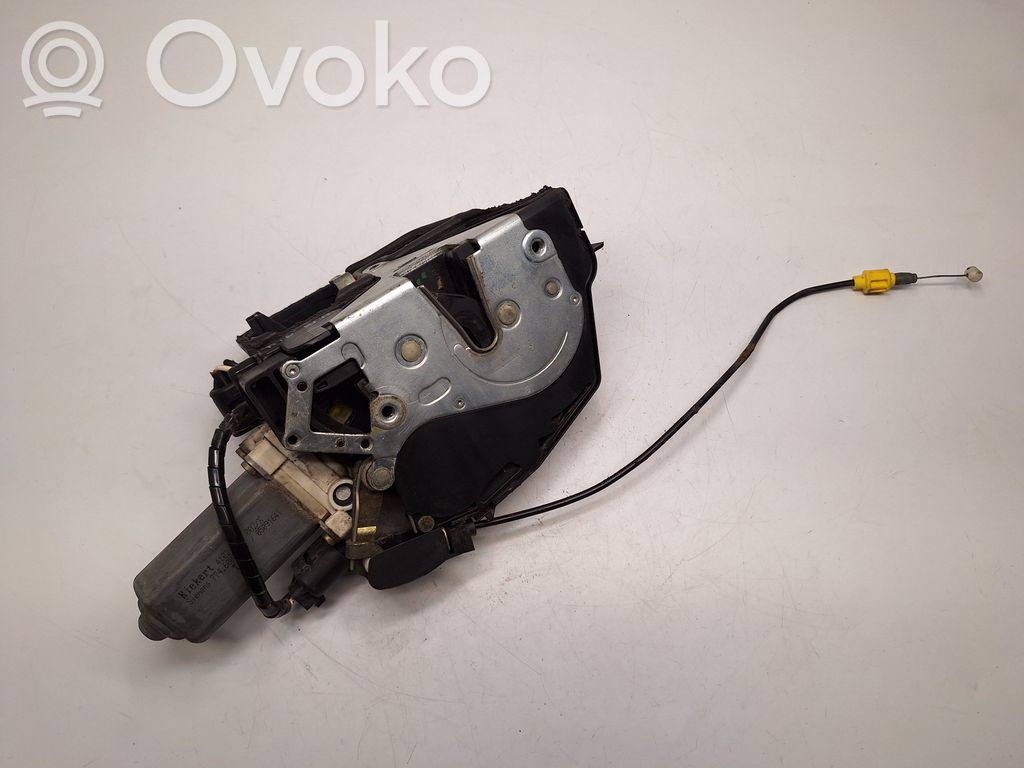 BMW 7 E65 E66 Priekšpusē slēdzene 