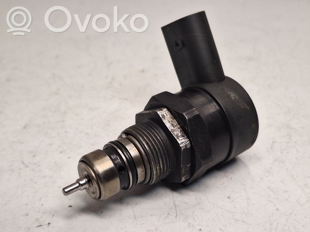 BMW 7 E65 E66 Regulator ciśnienia paliwa 