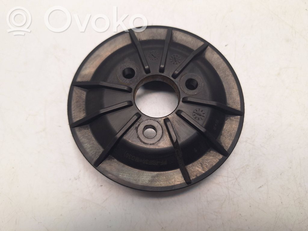 BMW 3 E90 E91 Vairo stiprintuvo siurblio skriemulys 