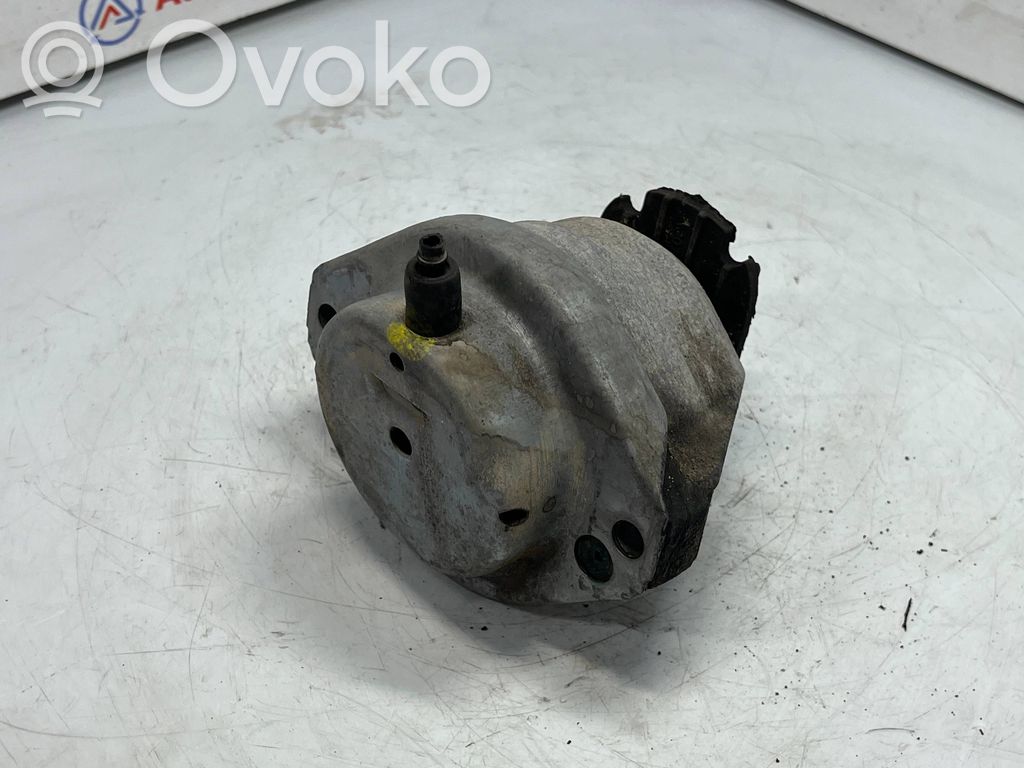 BMW 5 E60 E61 Engine mount bracket 