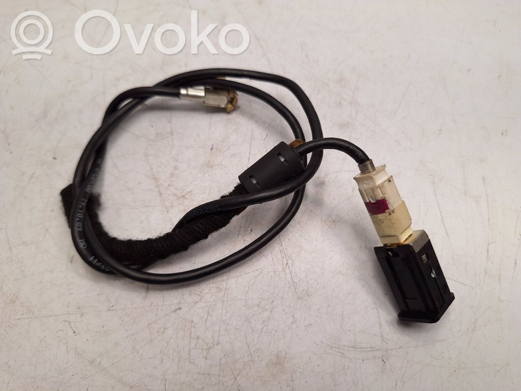 USB-pistokeliitin   61319167196,84109237656,61319230112