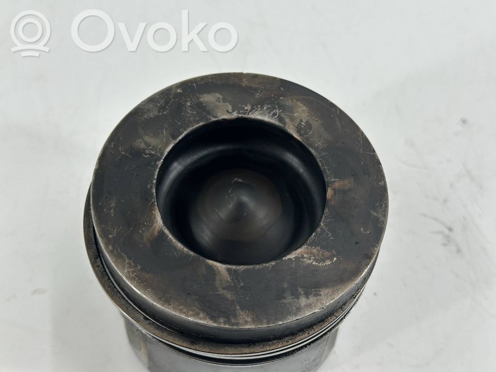 BMW 5 F10 F11 Piston 