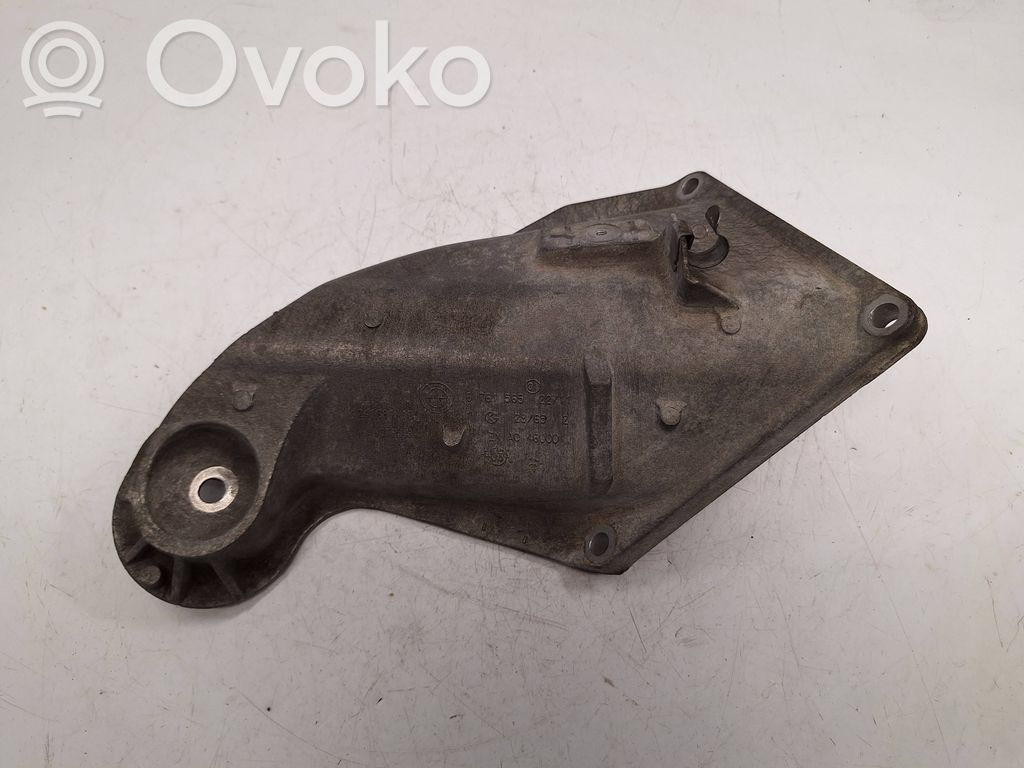 BMW X5 E53 Engine mounting bracket 