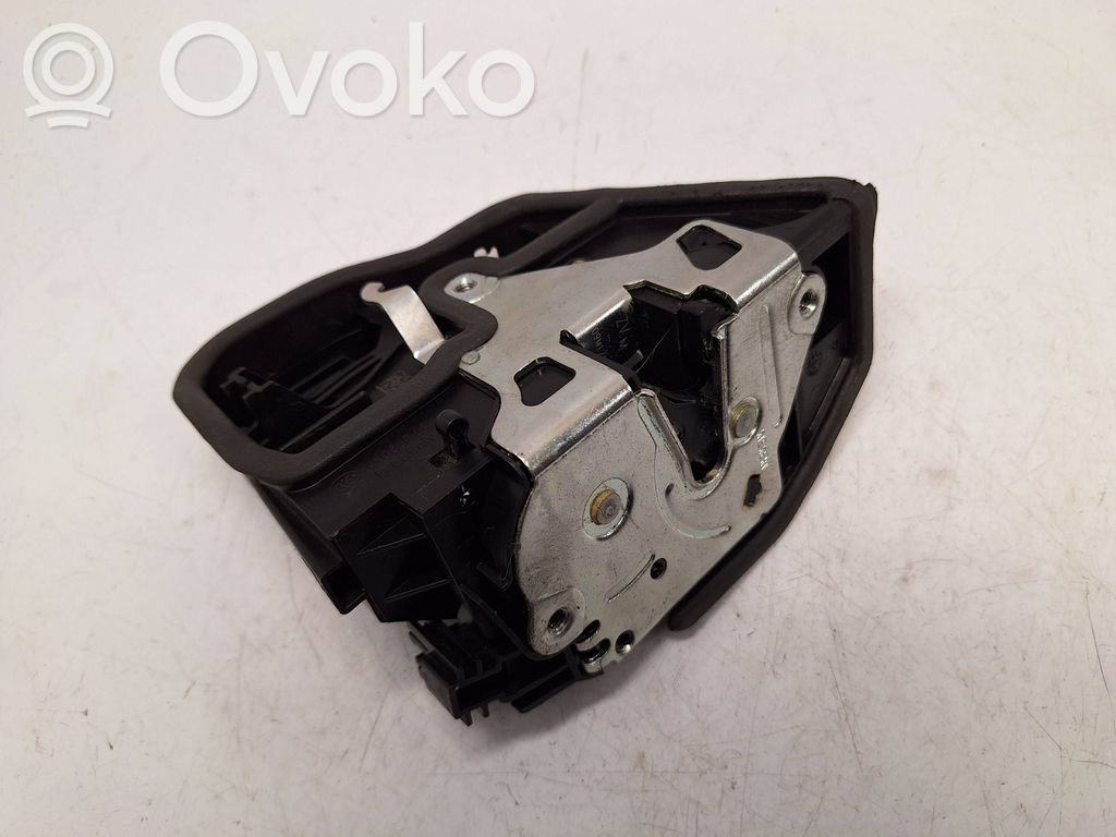 BMW X3 F25 Takaoven lukko 