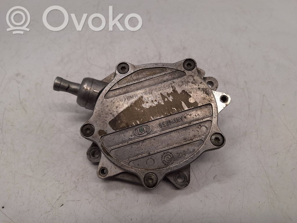 BMW 1 E81 E87 Vacuum pump 