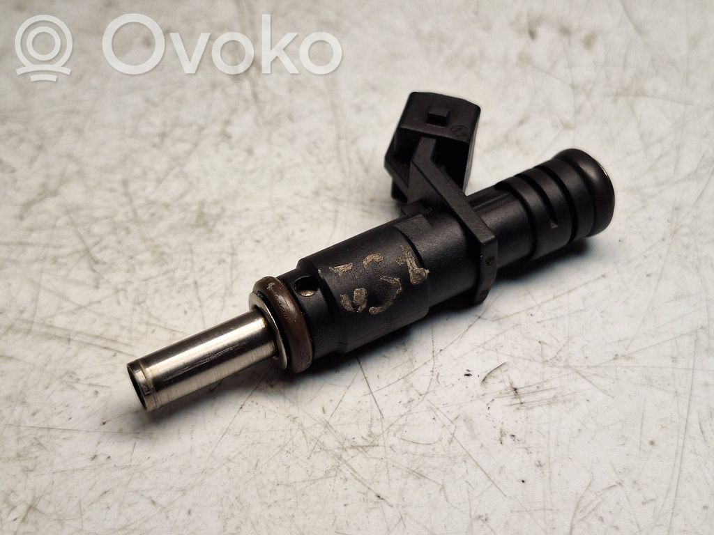 BMW 3 E90 E91 Fuel injector 
