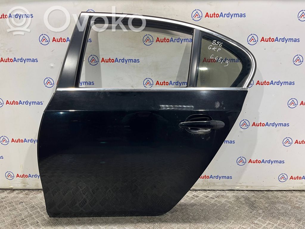 BMW 5 E60 E61 Aizmugurējās durvis 