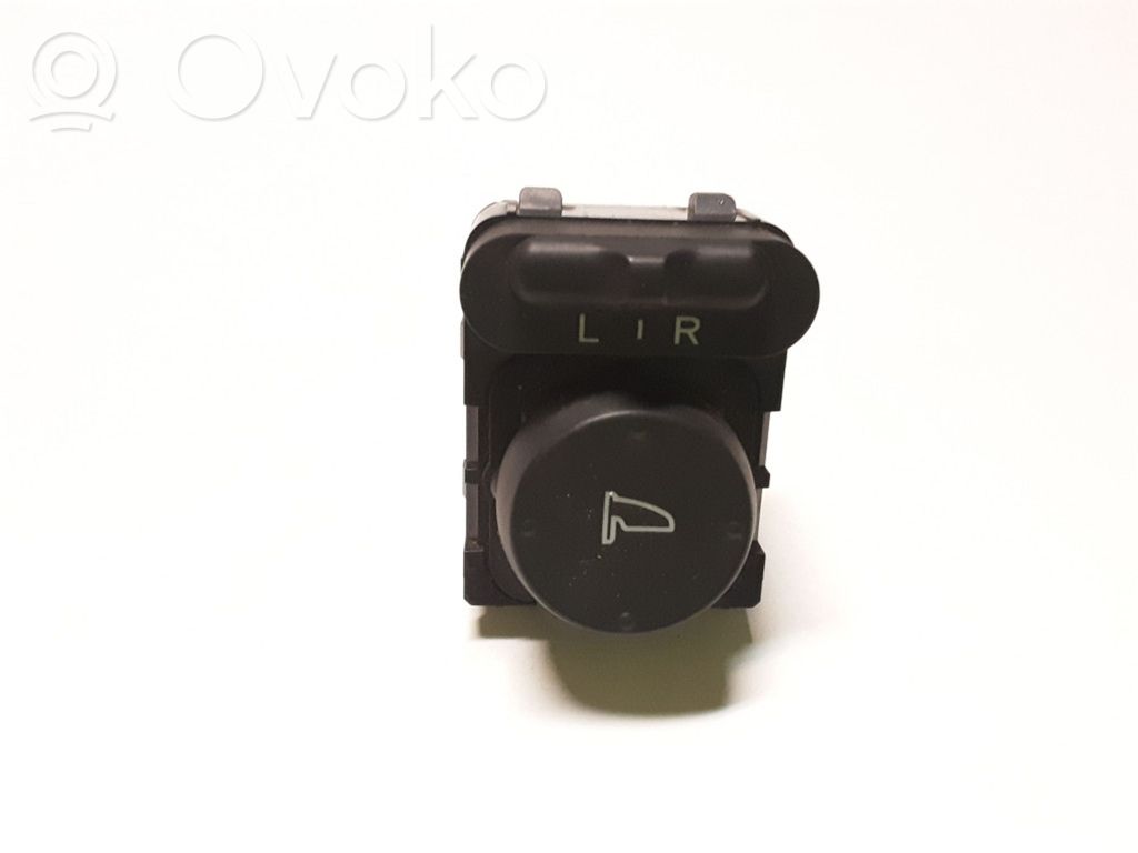 Wing mirror switch   061218