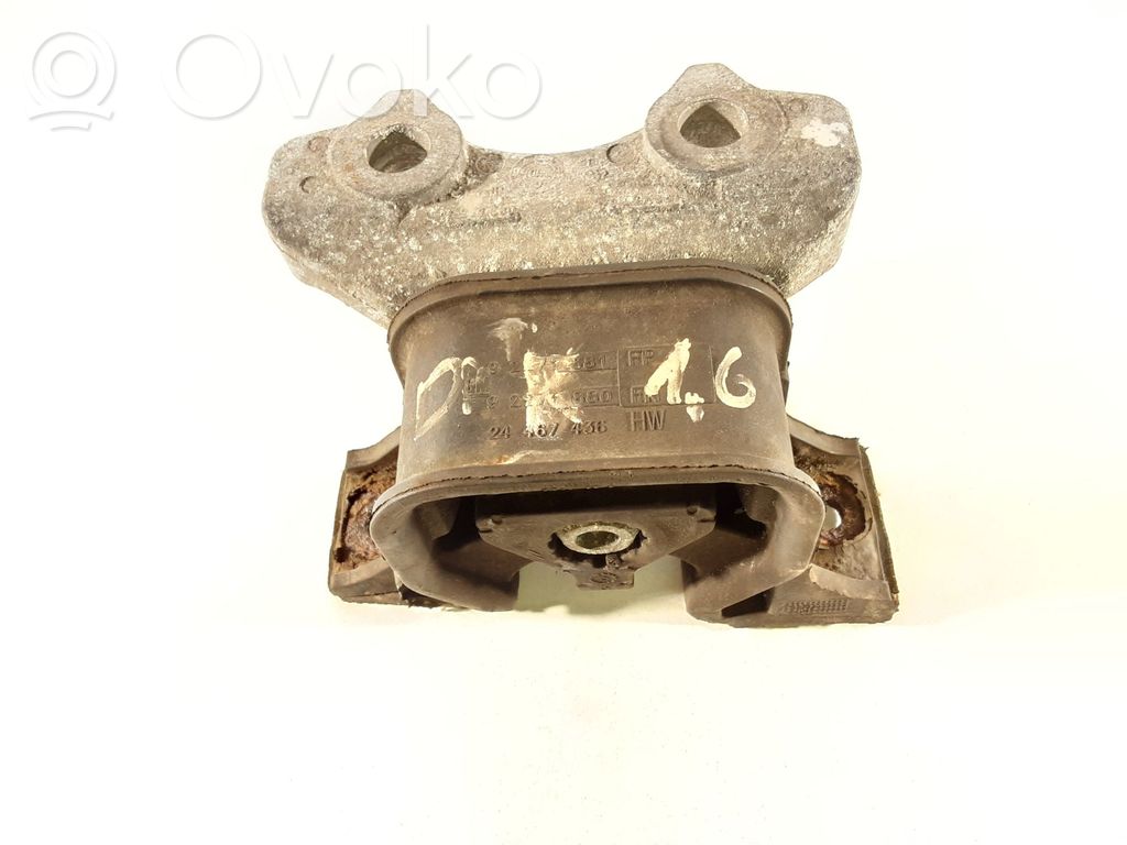 Opel Meriva A Engine mount bracket 