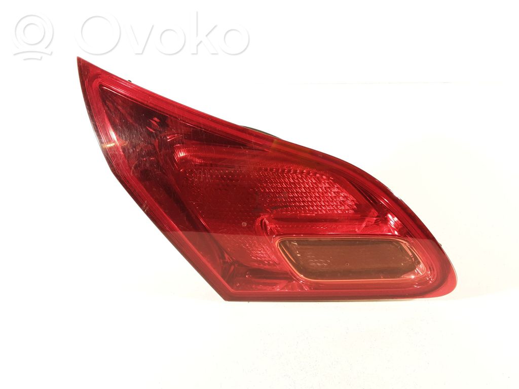 Opel Astra J Takaluukun takavalot 