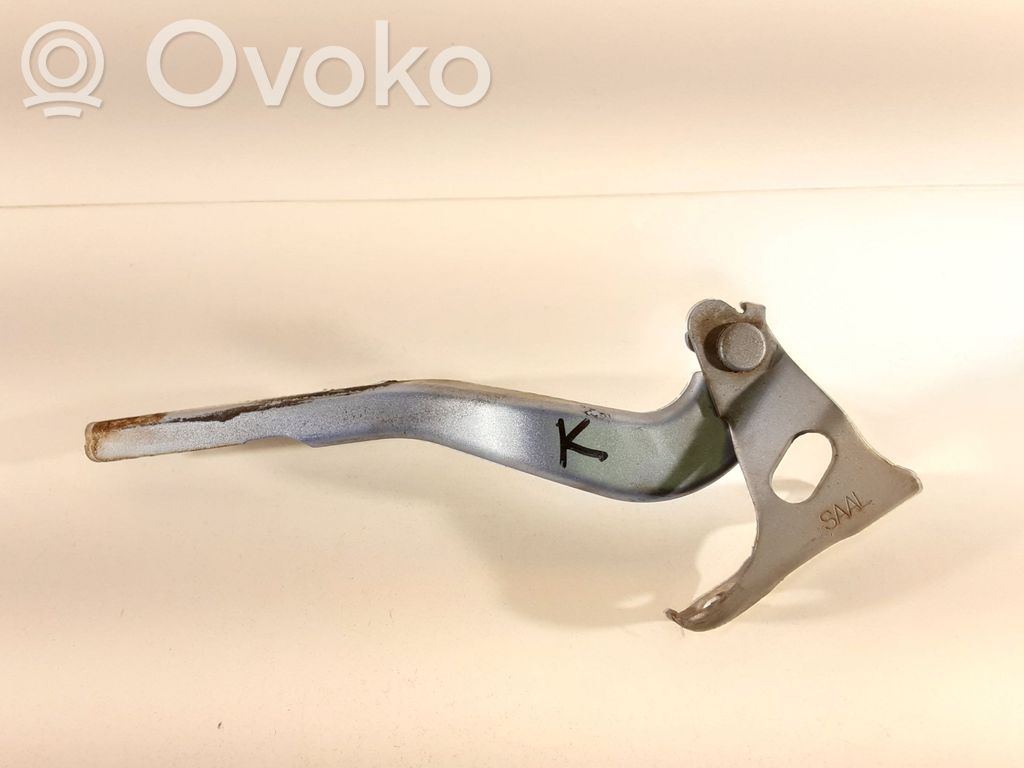 Engine bonnet/hood hinges
