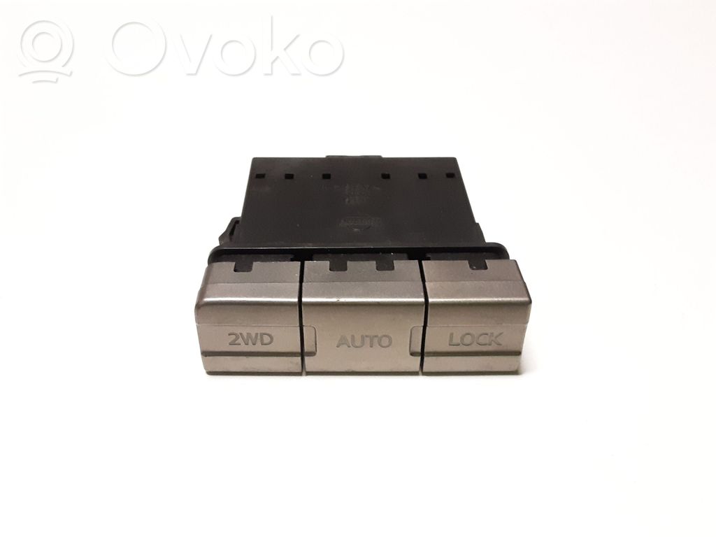 Nissan X-Trail T30 Differential lock switch 