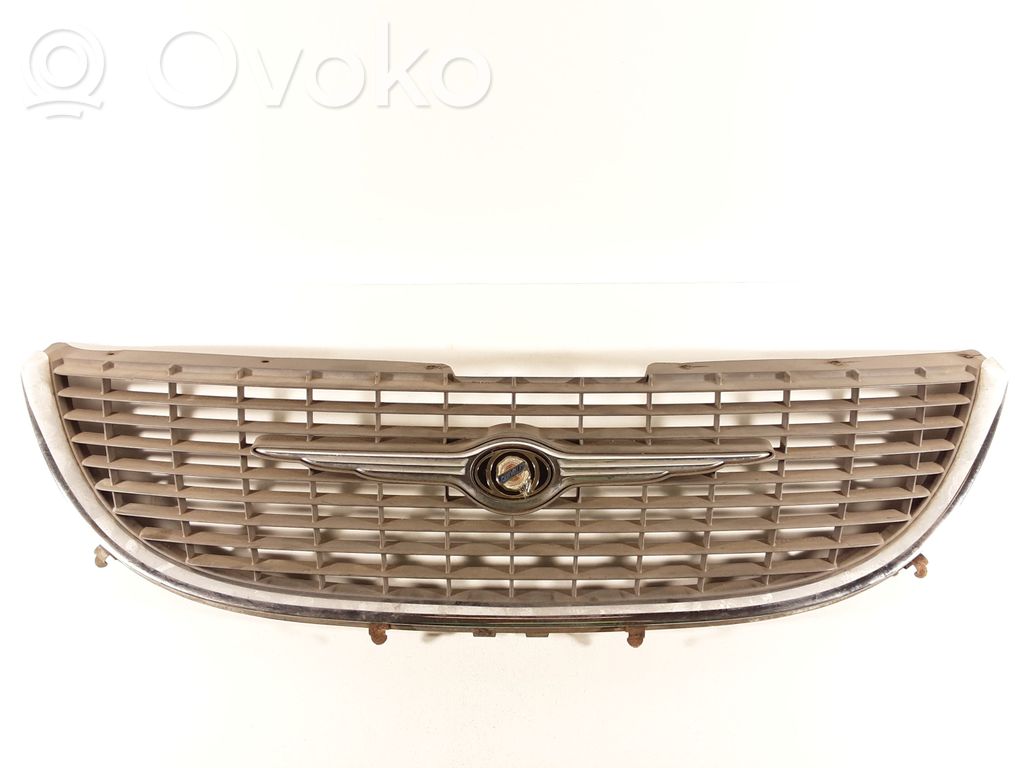 Chrysler Voyager Grotelės viršutinės 