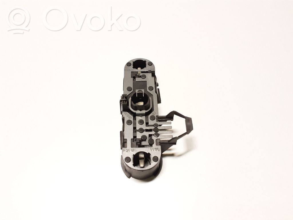 Land Rover Range Rover P38A Tail light bulb cover holder 